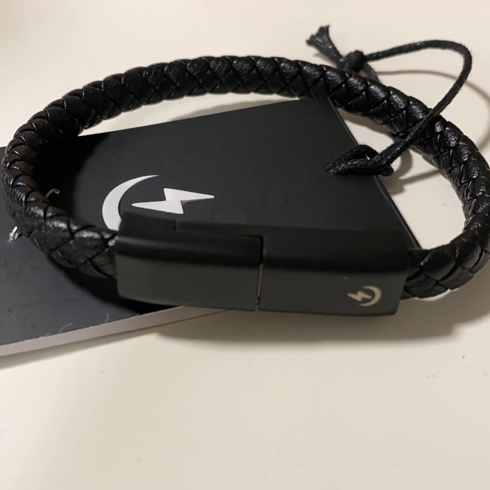 TORRO Bracelet Charger